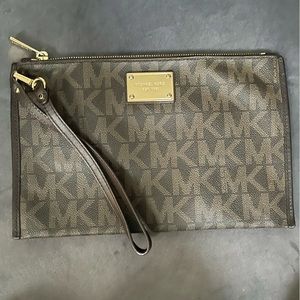 Michael Kors wristlet
